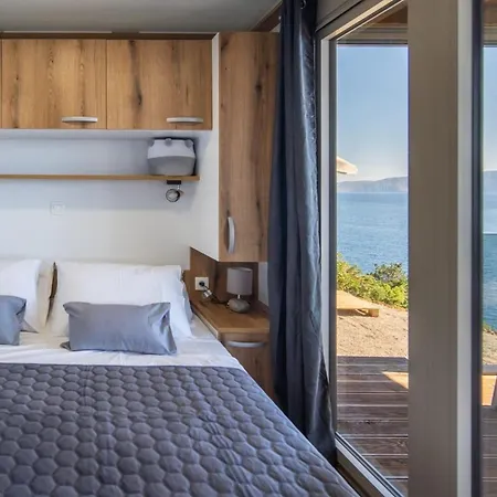 Seaside Deluxe Escape At Camping * Klenovica