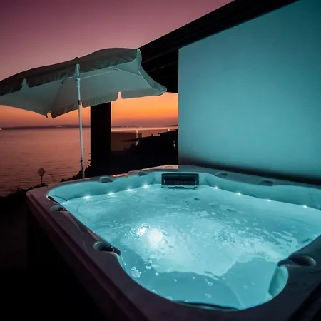 Seaside Deluxe Escape At Camping Gæstehus *
