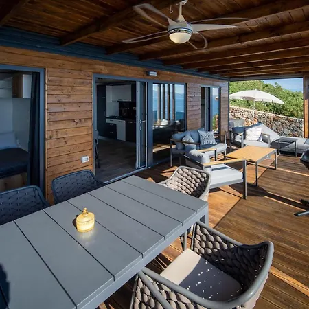 Guest house Seaside Deluxe Escape At Camping Klenovica