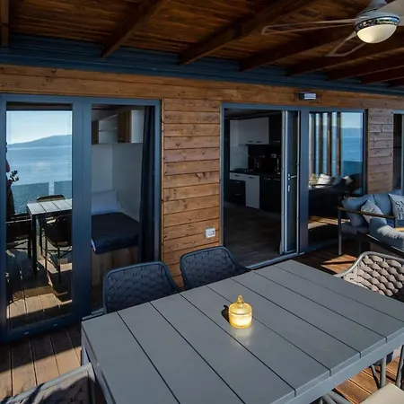 Affittacamere Seaside Deluxe Escape At Camping Klenovica