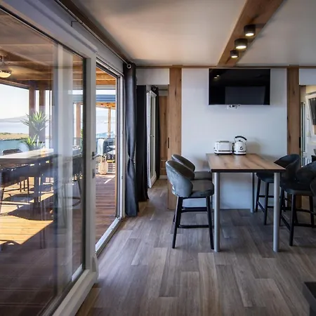 Seaside Deluxe Escape At Camping *